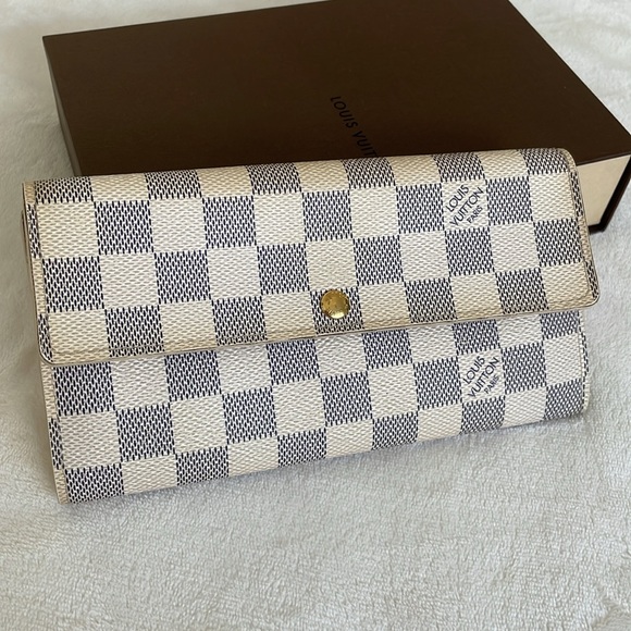 Louis Vuitton Damier Azur Wallet - Picture 13 of 13